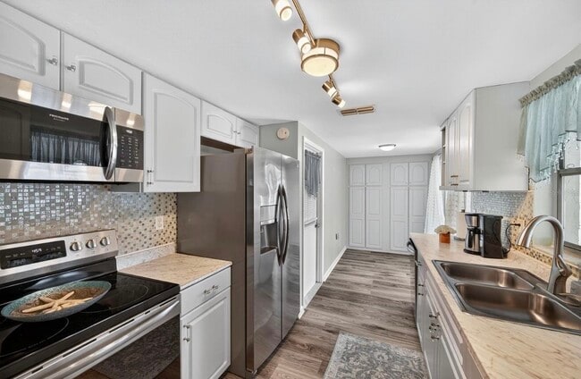 Foto del edificio - 7213 Isle Dr