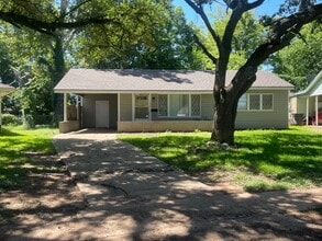 Building Photo - 1020 Wanda Dr