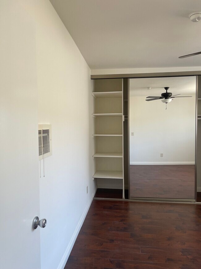 Dormitorio - 777 E Villa St