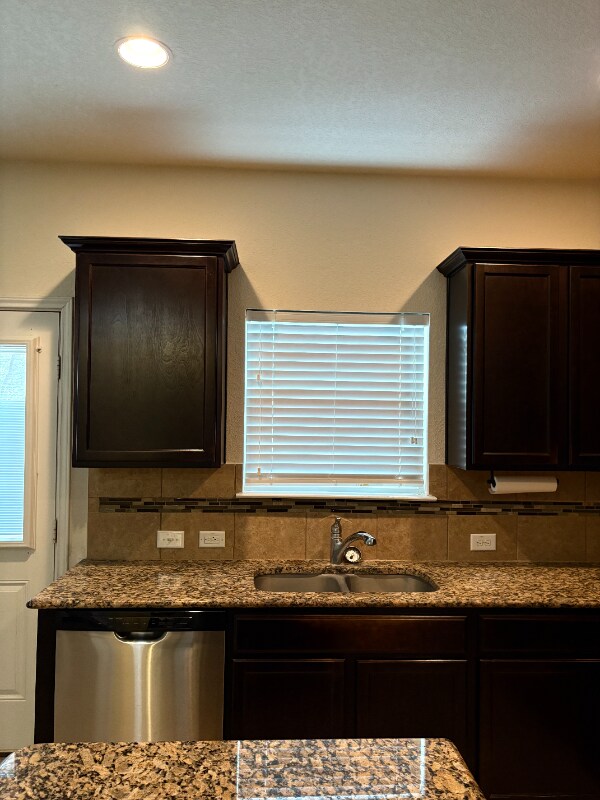 Building Photo - 714 Halogen Way
