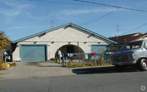 Building Photo - 33448 6th St
