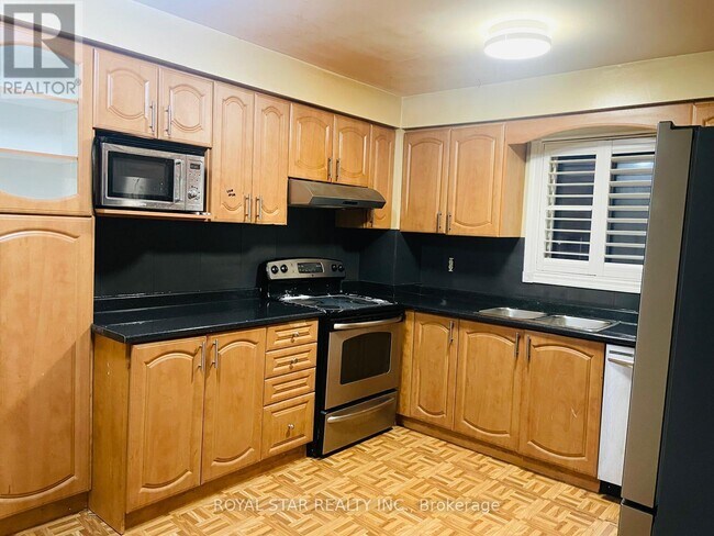 Building Photo - 118 Banting Crescent