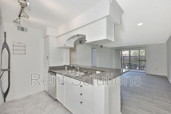 Foto del edificio - 2500 Winding Creek Blvd