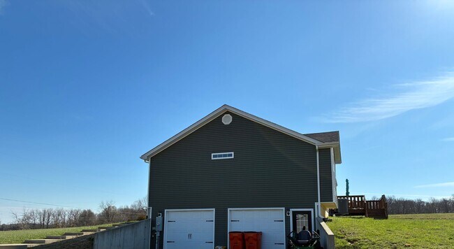Building Photo - 9593 St John Rd