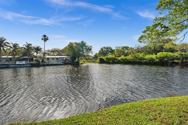 Foto del edificio - 1701 NW 96th Terrace