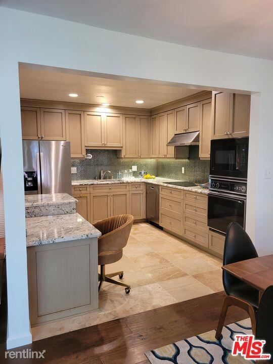 Building Photo - 1 br, 2 bath Condo - 165 N Swall Dr Apt 301