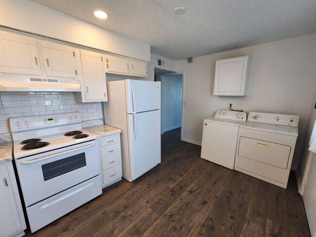Foto del edificio - Quaint Sylvan Heights Duplex