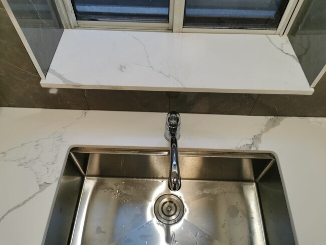 Photo du bâtiment - 1809 Danforth Av