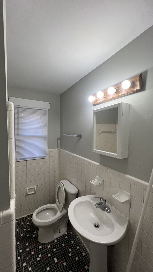 Foto del edificio - 1053 Rulnick St