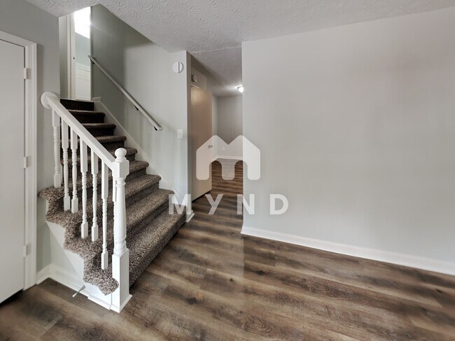 Foto del edificio - 2310 Ramblewood Cir