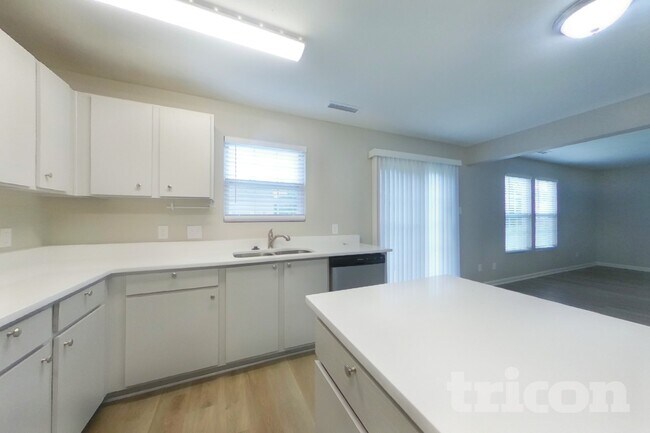 Foto del edificio - 12724 Frank Wiley Ln
