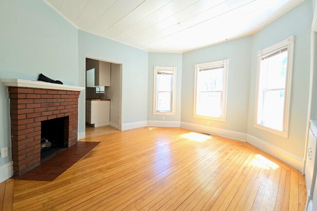 Building Photo - 48 Boylston St