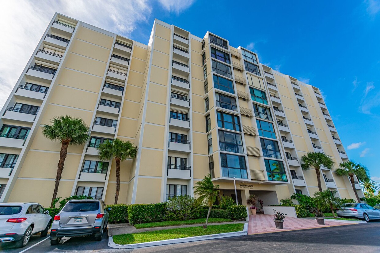 Primary Photo - BEAUTIFUL 2 BEDROOM 2 BATHROOM CONDO NEAR ...