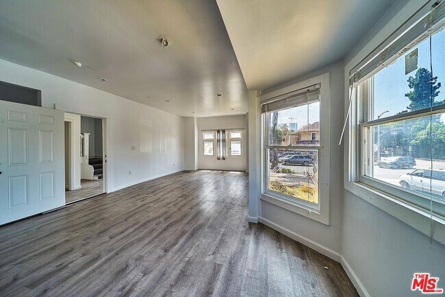 Foto del edificio - 1045 S Union Ave