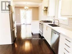 Building Photo - 557 The Kingsway