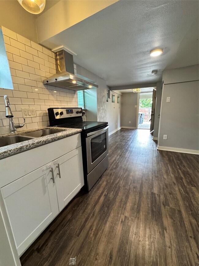 Foto del edificio - 4630 Woodside St