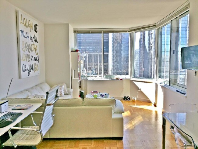 Foto del edificio - 10 Barclay St