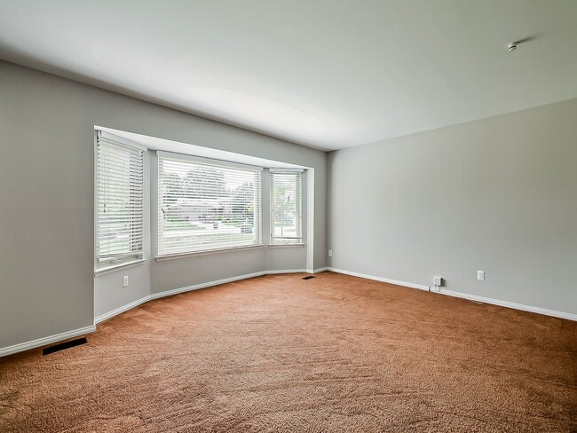 Building Photo - Comfort & Convenience in the Heart of Livonia