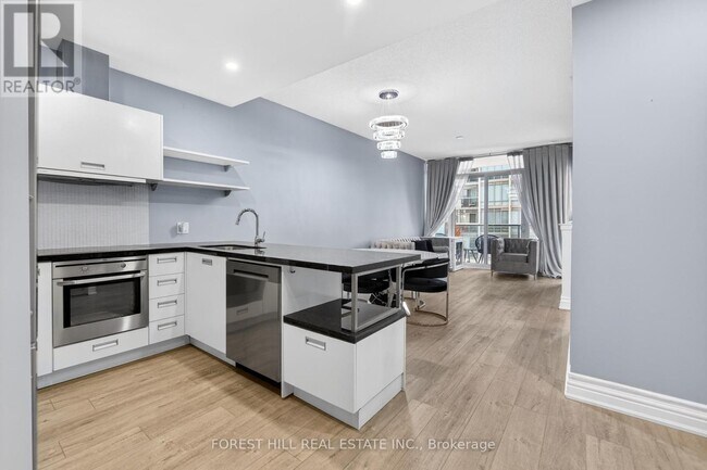 Building Photo - 88 Park Lawn Rd