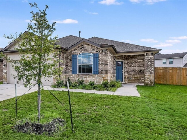 Building Photo - 413 Rainmaker Ln