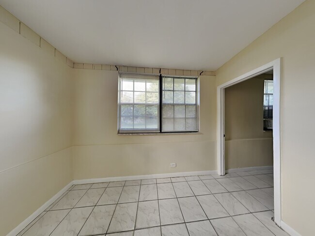 Foto del edificio - 14720 NE 10th Ave