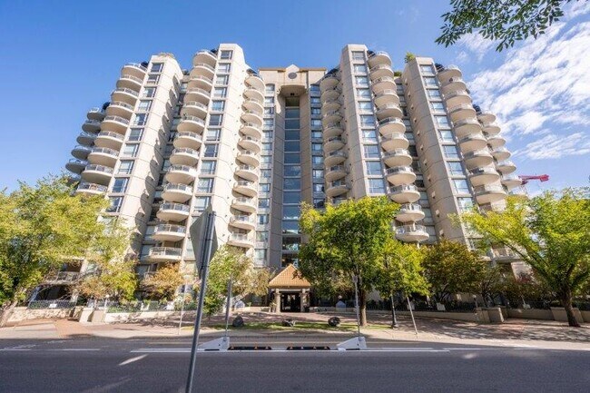 Building Photo - 804 3 Av SW