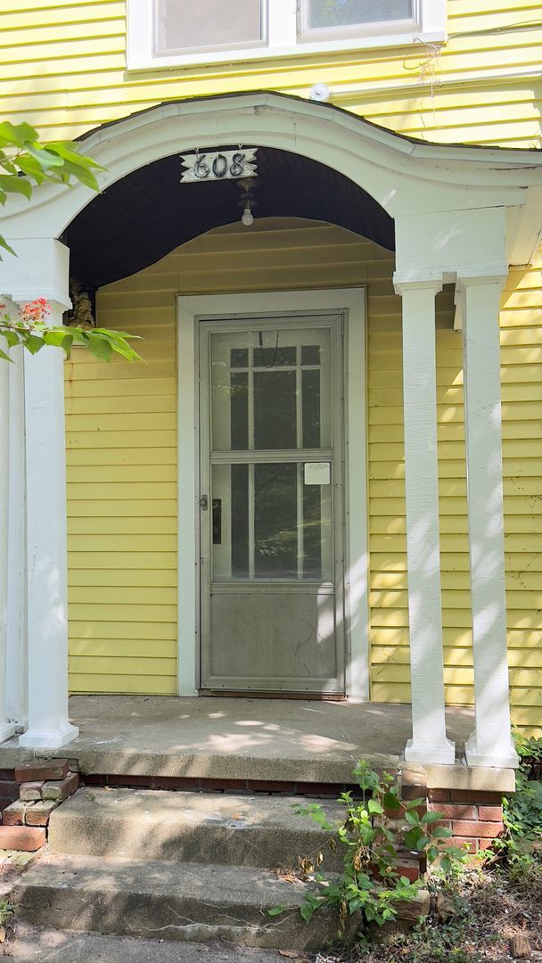 Photo - SPACIOUS HOUSE…3 Bedroom 2 Bath