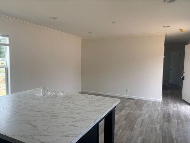 Foto del edificio - 190 Rosewood Ave