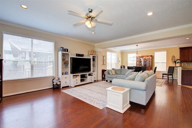 Building Photo - 2535 Brinkman St