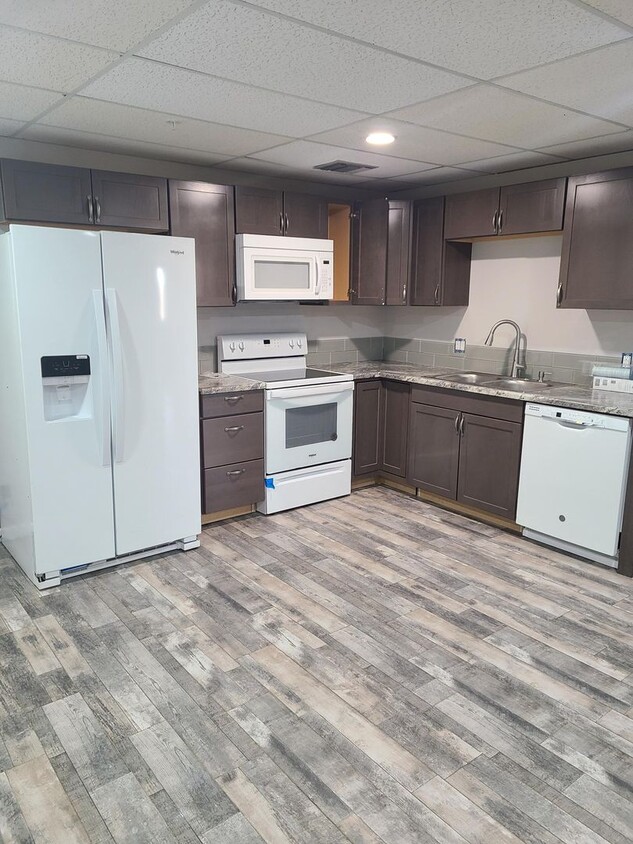 Foto principal - 17th St 6 Plex