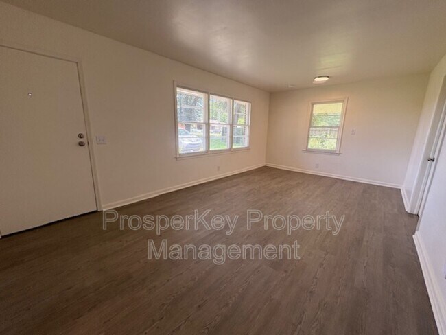 Foto del edificio - 2722 Blan St