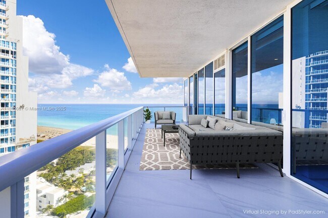 Foto del edificio - 100 South Pointe Dr