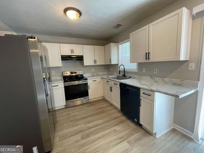 Building Photo - 2077 Patterson Park Pl