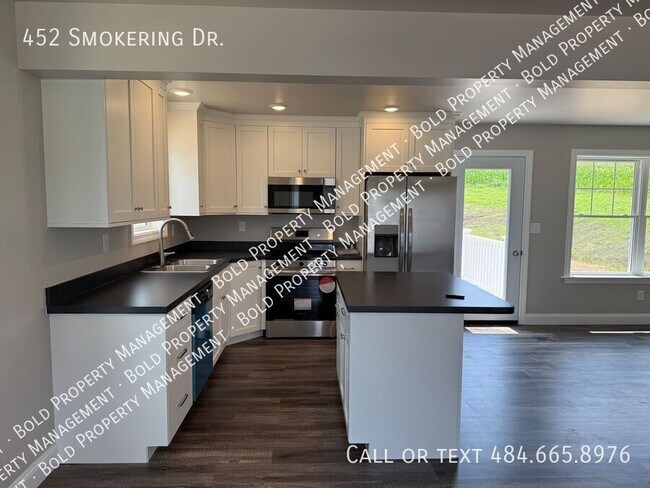 Foto del edificio - 452 Smokering Dr