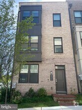 Building Photo - 533 Shorthorn Way