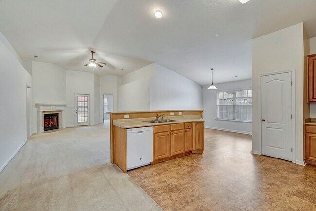 Building Photo - 132 Alderwood Dr