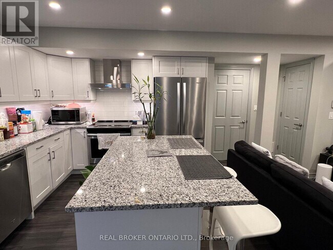 Photo du bâtiment - 70 Juglans Crescent