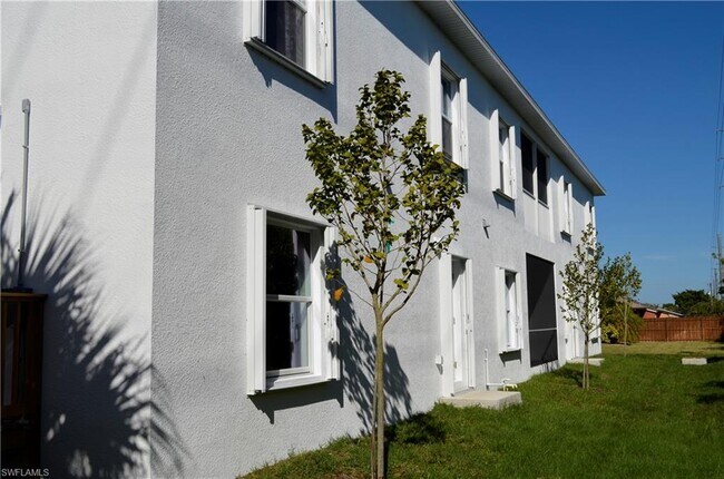 Foto del edificio - 4425 SW Santa Barbara Pl