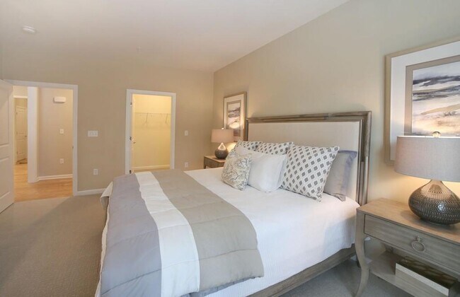 Master Bedroom - 120 University Ave