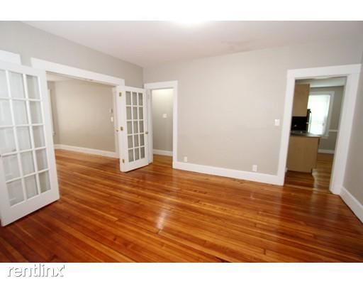 Building Photo - 131 King St