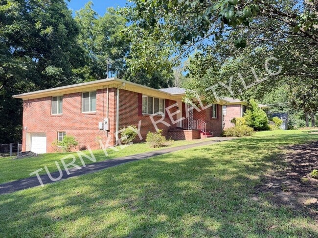Building Photo - 320 Park Rd