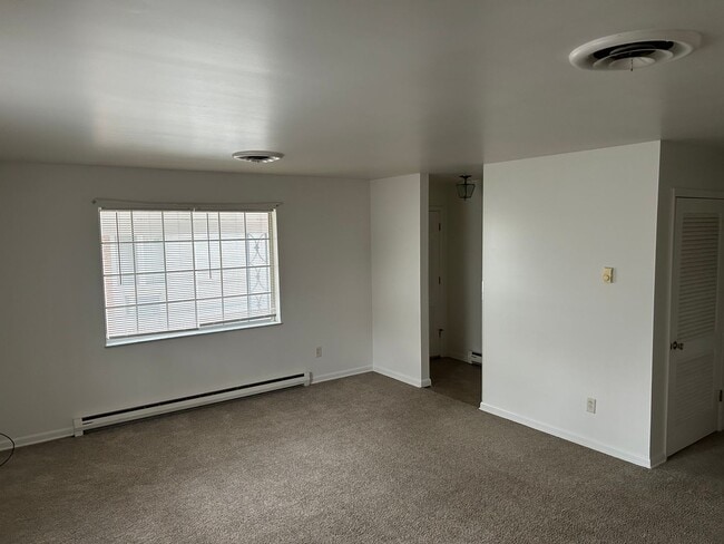 Building Photo - 211 N Tompkins St