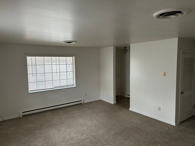 Foto del edificio - 211 N Tompkins St