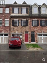 Building Photo - 9 Hyde Park Mews