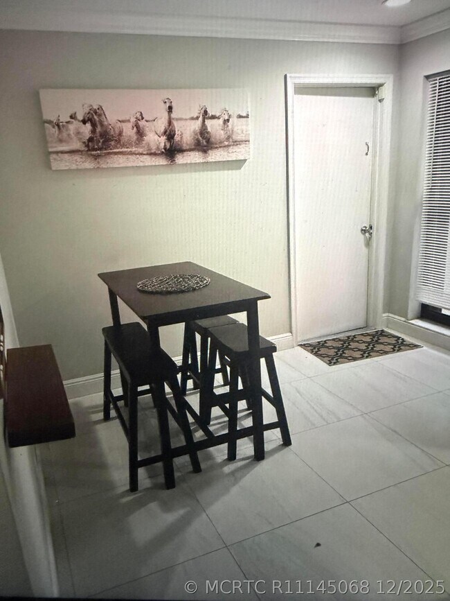 Foto del edificio - 12725 Shoreline Dr