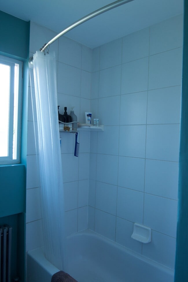 Building Photo - 1600 Winona Ct