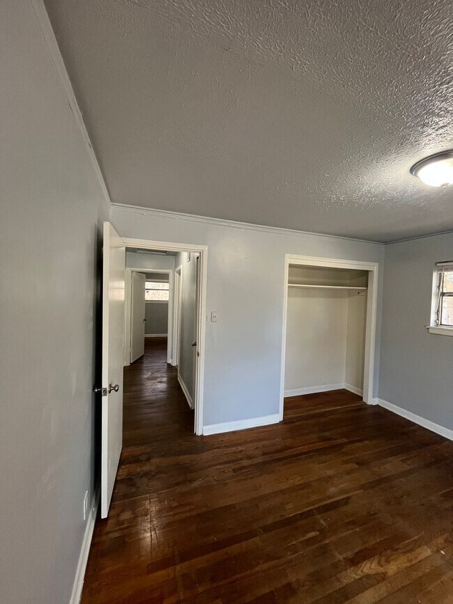 Foto del edificio - 18 Rosemont Dr