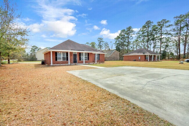 Foto del edificio - 3 Bed/2 Bath Updated Home in Richmond Hill