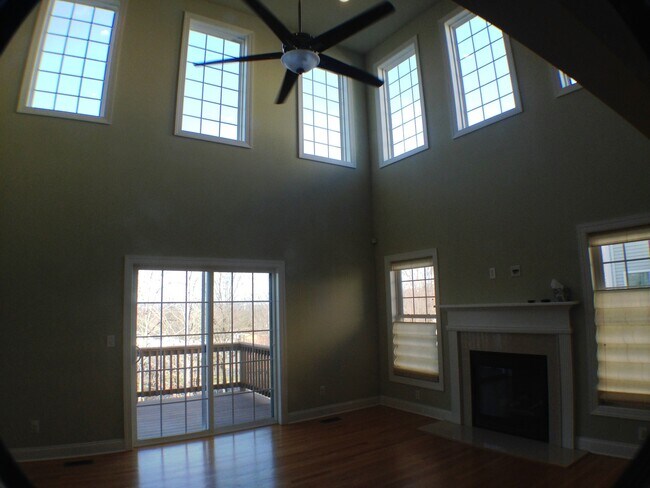Building Photo - Newington Ridge Toll Brothers Luxury Townh...