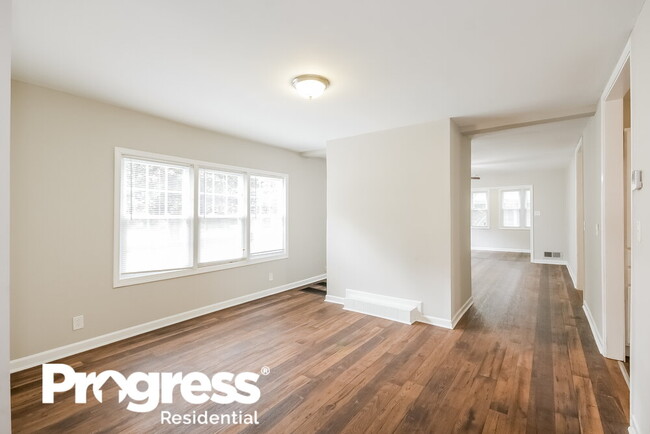 Building Photo - 1461 Centra Villa Dr SW